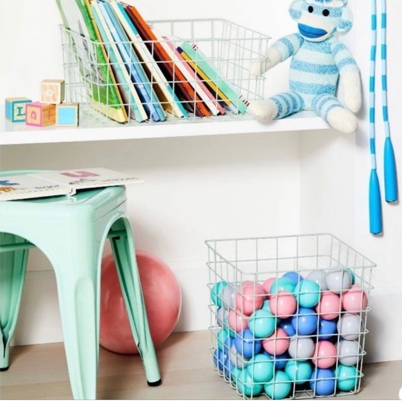 Brightroom wire bin 13 " 2 bins total - Picture 3 of 7